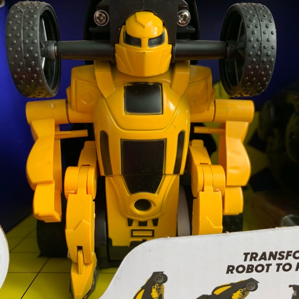 Wireless Remote Control Transforming Robot Racer - Picture 3 of 12